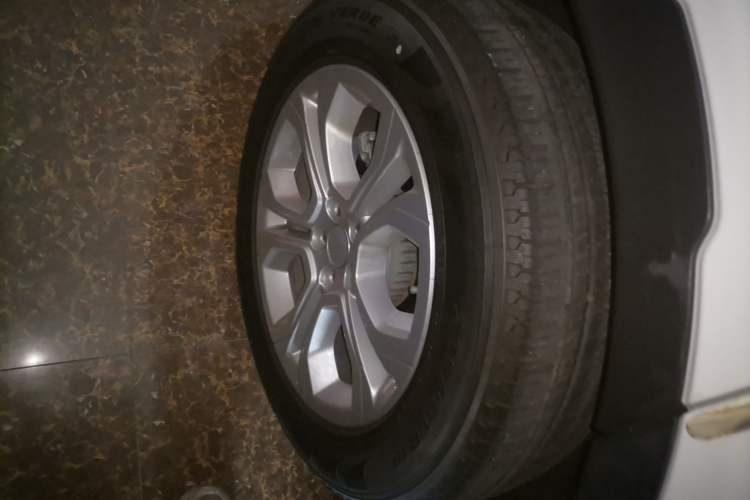 Used Land Rover Discovery Sport 2020 200 PS Family Edition
