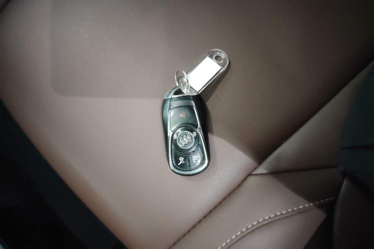 Used Buick Envision 2020 20T Two-Wheel Drive Luxury Model
