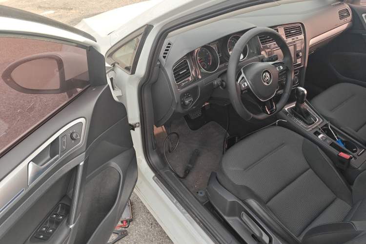 Used Volkswagen Golf 2018 230TSI Automatic Comfort Model
