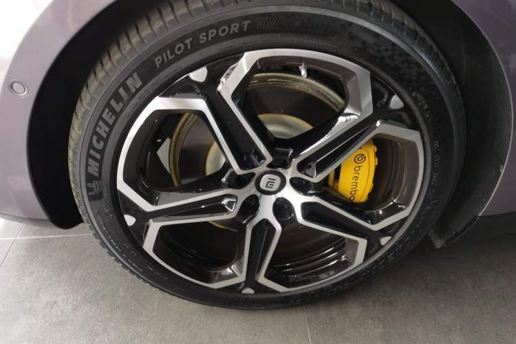 Used  SU7 2024 Four-Wheel Drive Ultra-Long Range Advanced Intelligent Driving Max Edition
