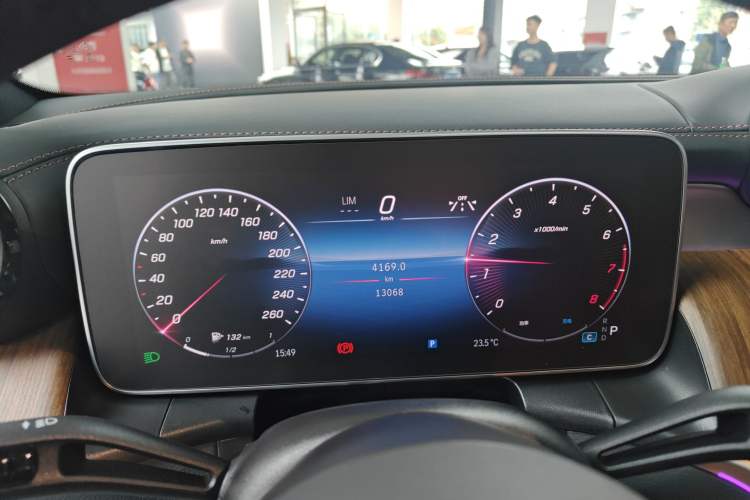 Used Mercedes-Benz GLC 2024 Refreshed GLC 300 L 4MATIC Dynamic Version 5 Seats
