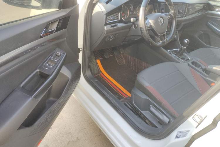 Used Volkswagen Bora 2020 1.5L Manual Comfort Version
