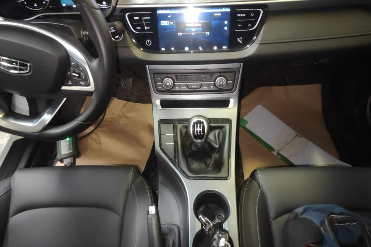 Used Geely Auto Emgrand 2019 Leading Edition 1.5L Manual Luxury Model China VI Standard
