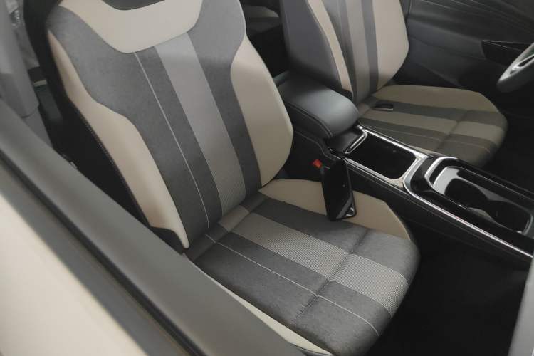 Used Volkswagen ID.4 CROZZ 2022 Long-Range PURE+ Edition
