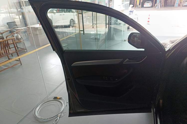 Used Audi Q3 2016 35 TFSI quattro all-wheel-drive style model
