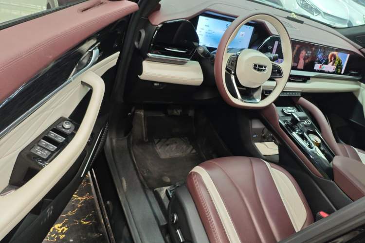 Used Geely Auto Monjaro L 2024 2.0TD High-Power Automatic Two-Wheel Drive Yunqi Version
