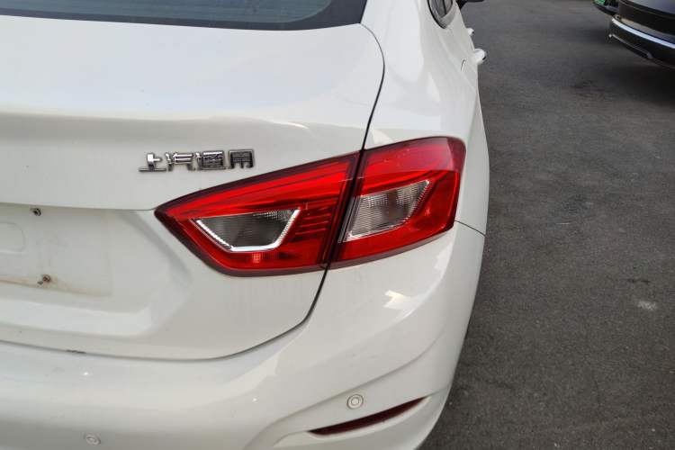 Used Chevrolet Cruze 2018 320 Automatic Pioneer Sunroof Edition
