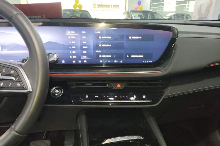 Used Buick Envision 2024 Encore Plus 28T Two-Wheel Drive Luxury Edition
