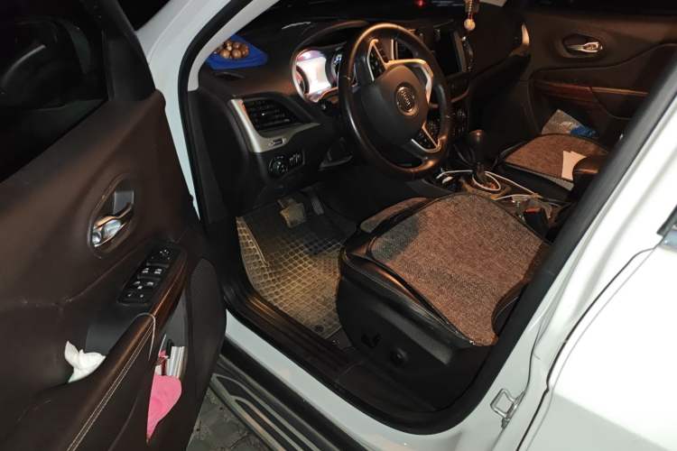 Used  Cherokee 2016 2.0L Superior Edition
