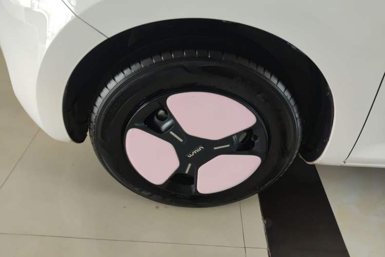 Used  Lumin 2023 301km Honey Dew Edition