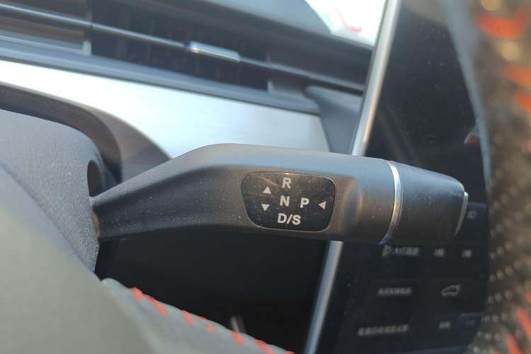 Used NETA V 2021 Long-Range Entertainment Edition Upgrade Model
