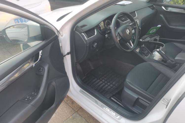 Used Skoda Octavia 2017 1.6L Automatic Smart Drive Edition