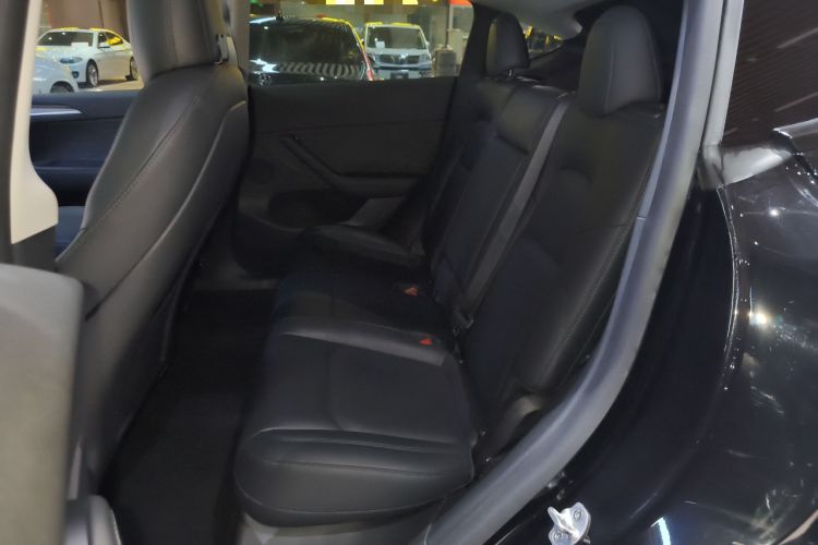 Used Tesla Model Y 2022 Long-Range All-Wheel-Drive Version