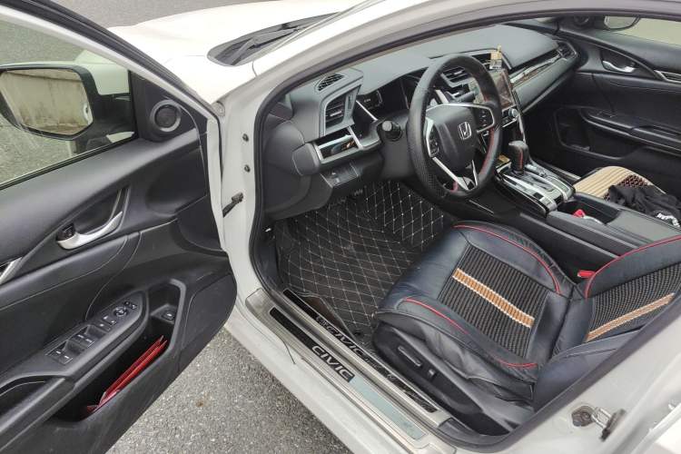 Used Honda Civic 2016 220TURBO CVT Prestige Edition
