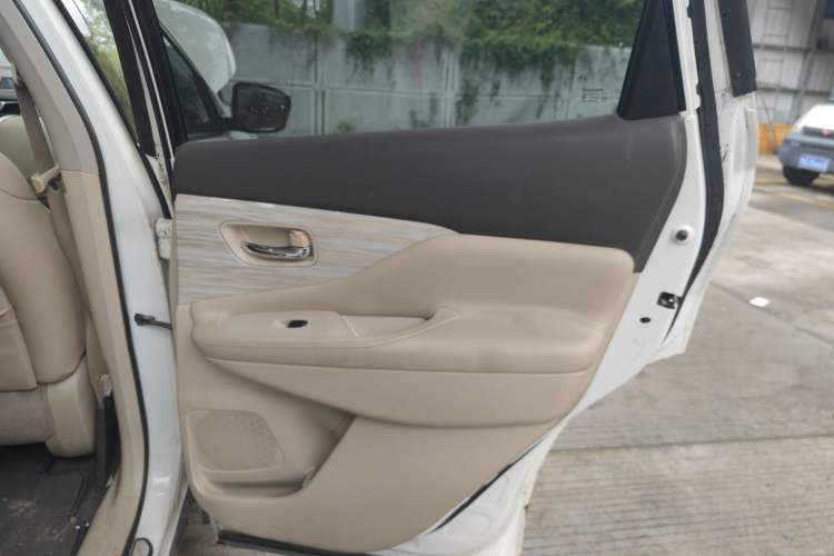 Used Nissan Murano 2017 2.5L XE Two-Wheel Drive Elite Edition
