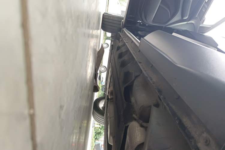 Used Ford Edge 2015 2.0T GTDi Two-Wheel-Drive High-Line Version
