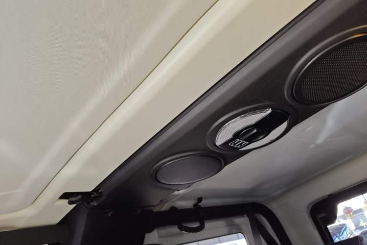 Used  BJ40 2020 2.0T Automatic Four-Wheel Drive Tribute Edition 2020 Xieke Version
