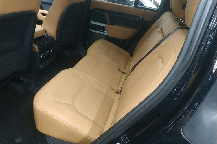 Used Land Rover Defender 2023 Facelift 110 3.0T P400 Dark Edition
