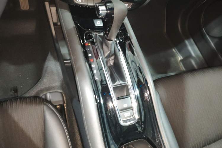 Used Honda Vezel 2020 1.5L CVT Pioneer Edition
