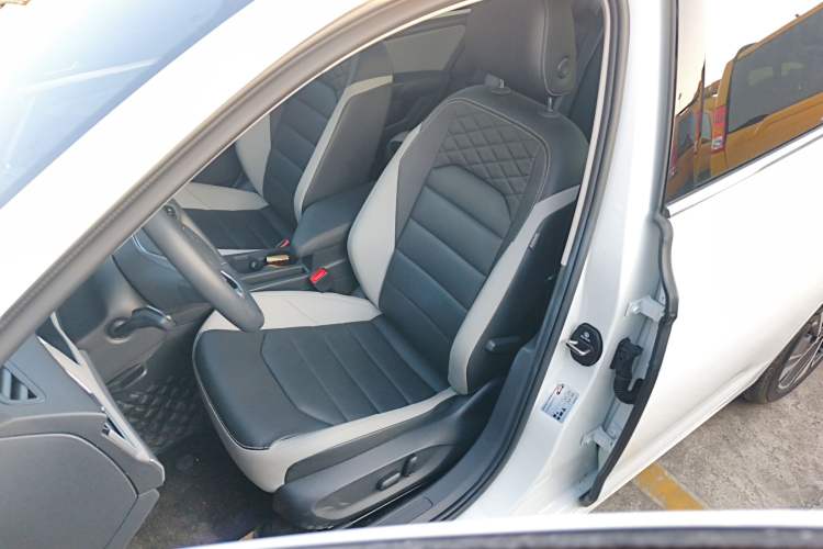 Used Volkswagen Bora 2023 300TSI DSG Prestige Edition
