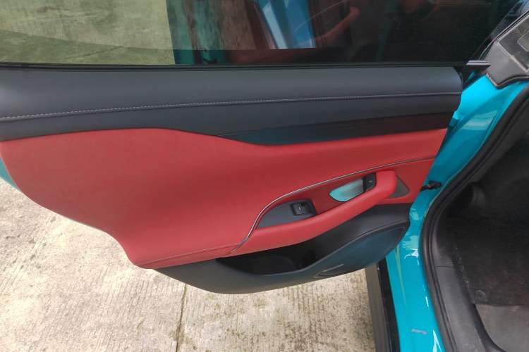 Used  SU7 2024 Rear-Drive Ultra-Long Range Advanced Pro-Level Intelligent Driving Version
