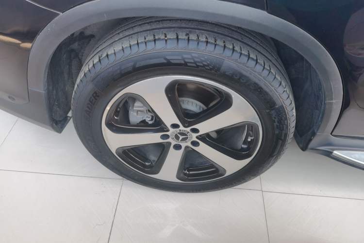 Used Mercedes-Benz GLC 2018 Facelift GLC 260 4MATIC Luxury Edition
