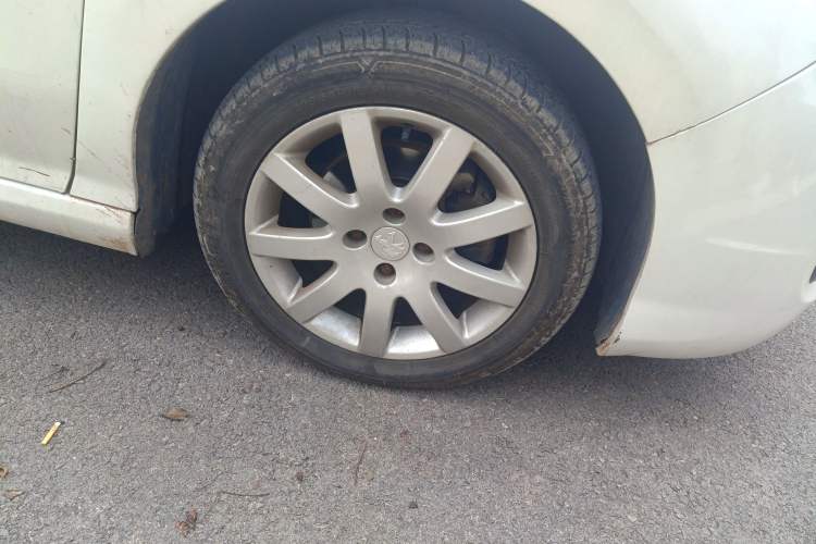 Used Peugeot 308 2014 Enjoy Edition Classic 1.6L Automatic Premium Model
