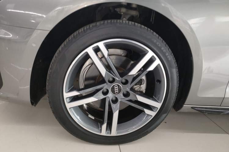 Used Audi A4L 2022 40 TFSI Luxury Dynamic Model
