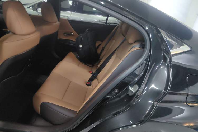 Used Lexus ES 2020 260 Excellence Edition
