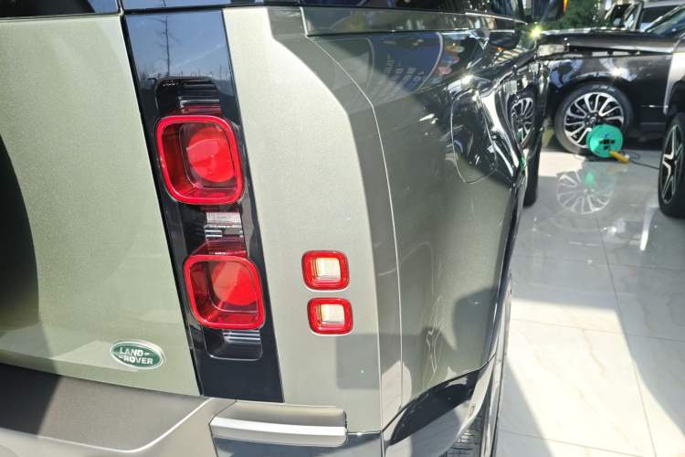 Used Land Rover Defender 2023 Facelift 110 3.0T P400 X-DYNAMIC HSE