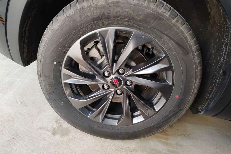 Used Hongqi HS5 2025 2.0T Two-Wheel Drive Flagship Pro Edition
