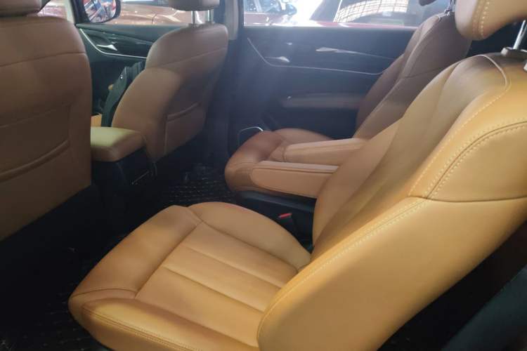 Used BYD Song MAX 2018 1.5T Automatic Smart Connect Elite Model with 6 Seats