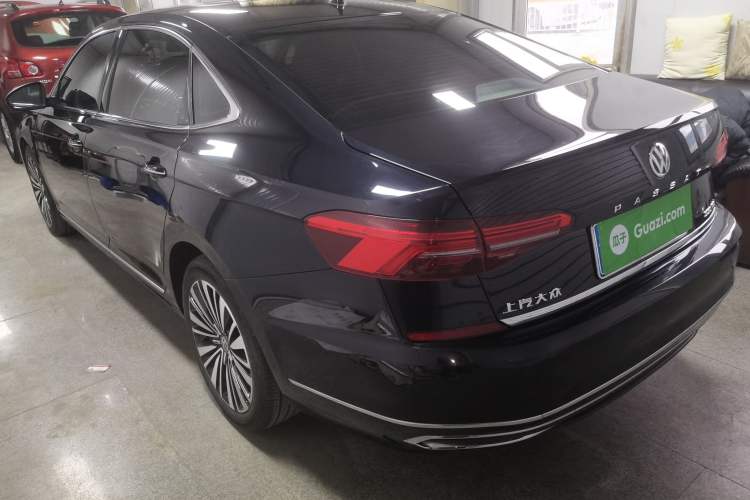 Used Volkswagen Passat 2019 330TSI Luxury Edition China VI Standard
