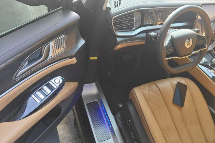 Used Denza D9 2024 DM-i 980 Four-Wheel Drive Prestige Model