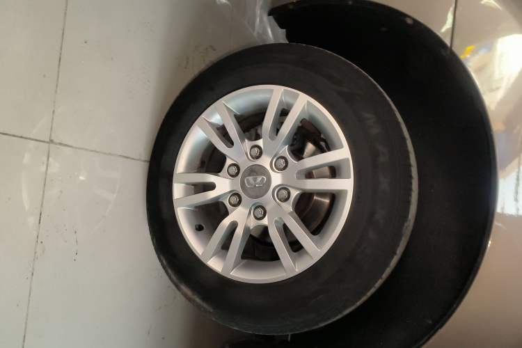 Used Huasong 7 2017 2.0T Automatic Standard Edition
