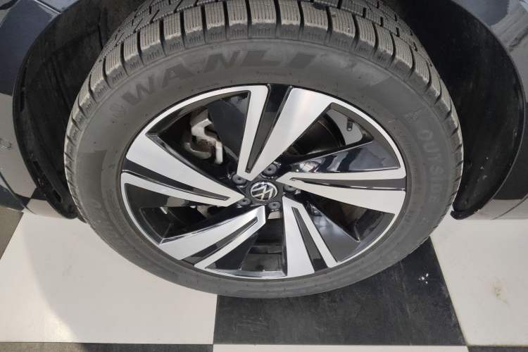 Used Volkswagen Tavendor 2024 380TSI All-Wheel Drive R-Line Cruise Edition
