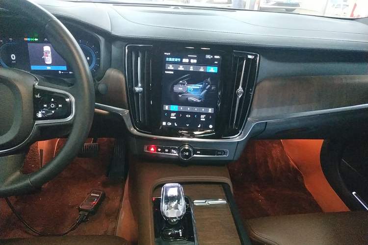 Used Volvo S90 2024 B5 Zhiyuan Luxury Edition
