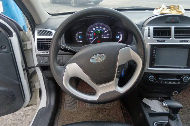 Used  300E 2017 Standard Model