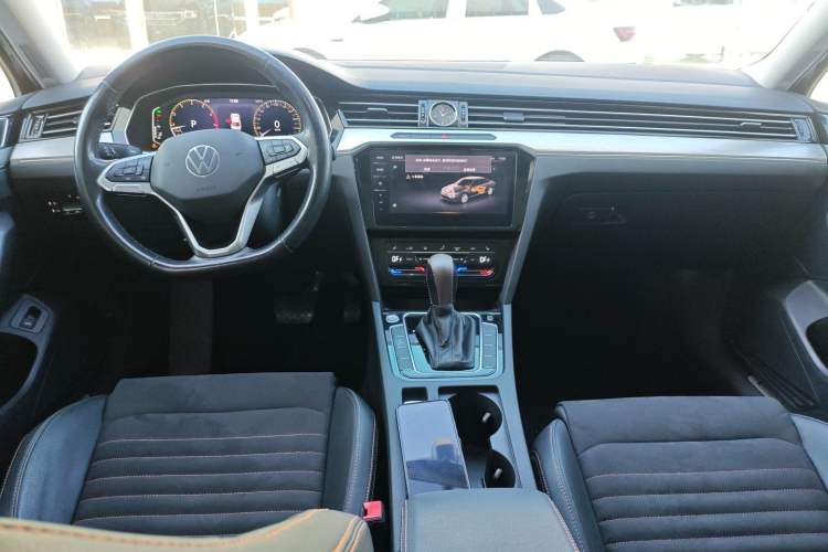 Used Volkswagen Magotan 2021 330TSI DSG 30th Anniversary Edition
