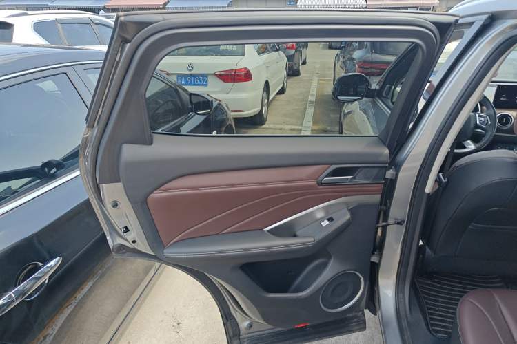 Used Wey VV6 2020 2.0T Two-Wheel Drive Smart Enjoyment+
