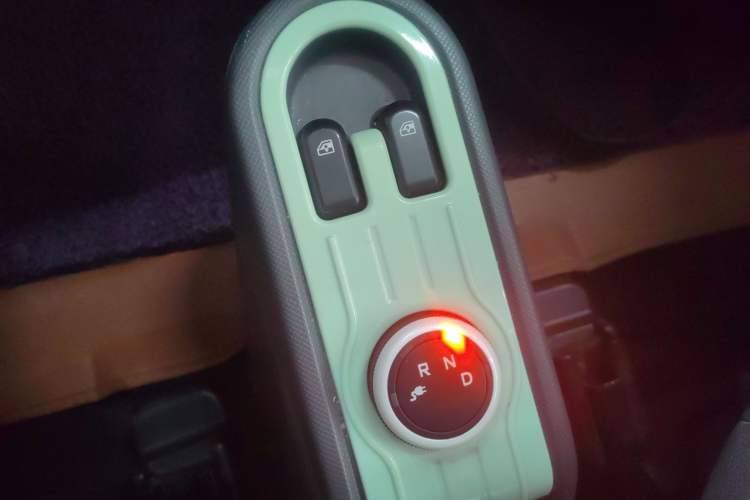 Used Wuling Hongguang MINIEV 2021 Macaron Premium Model – Lithium Iron Phosphate
