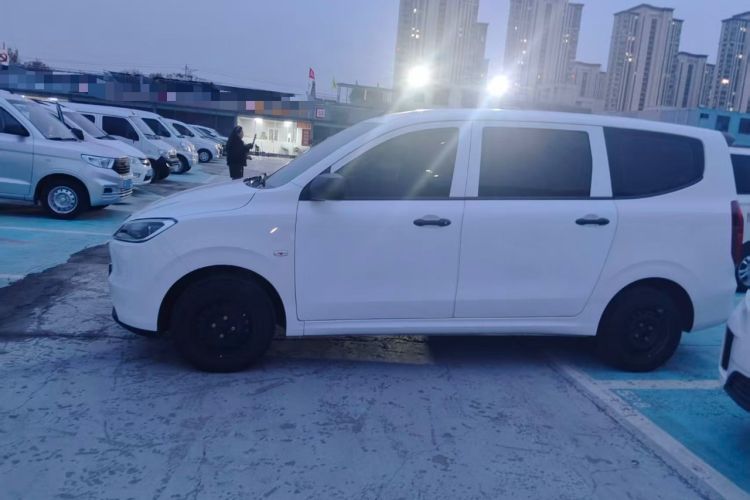 Used Wuling Hongguang New Energy 2025 Extended-Range Hybrid 50 km Standard Version
