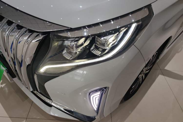 Used GAC Trumpchi M8 2023 Lingxiu Series 390T Prestige Edition
