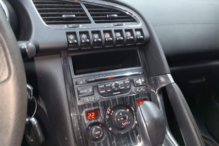 Used Peugeot 3008 2013 1.6THP Automatic Prestige Edition
