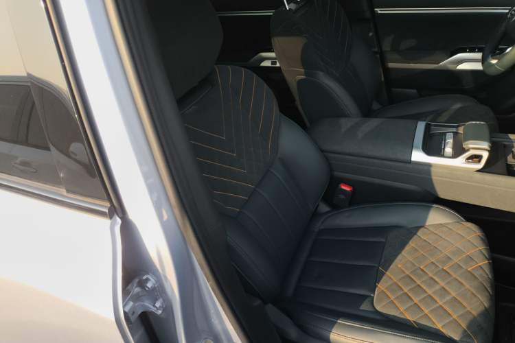 Used  G318 2024 Four-Wheel-Drive Air Suspension Model
