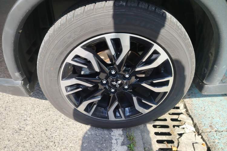 Used Mitsubishi Outlander 2019 2.0L Two-Wheel Drive Comfort Edition 5 Seats China VI Standard
