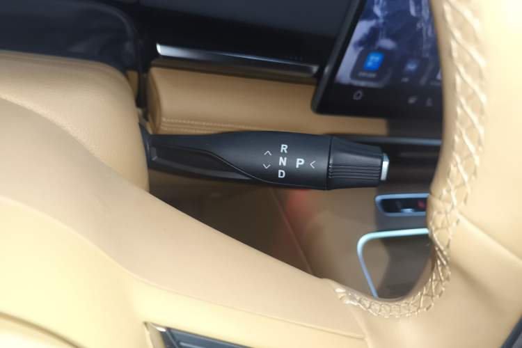 Used VOYAH Dream 2025 PHEV Four-Wheel-Drive Flagship Version – Qiankun Edition