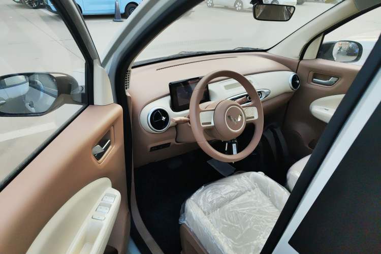 Used Wuling Hongguang MINIEV 2025 Four-Door Version Advanced Edition
