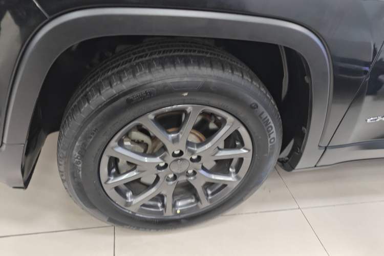 Used  Cherokee 2020 2.0L Two-Wheel Drive Classic Sports Edition