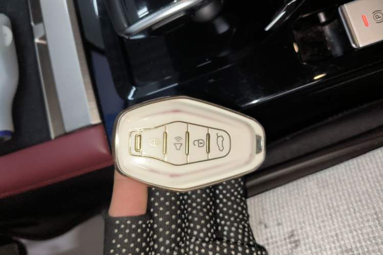 Used JETOUR X70 2023 1.5T DCT Beyond PRO Edition 5-Seater
